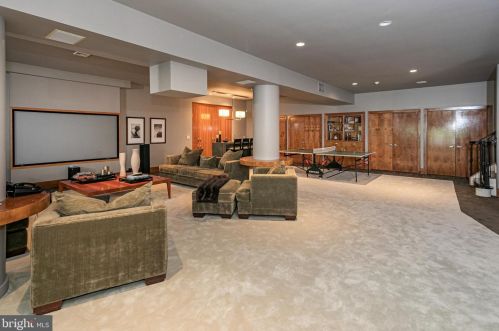110 Brooks Bnd, Princeton NJ  08540-7545 exterior