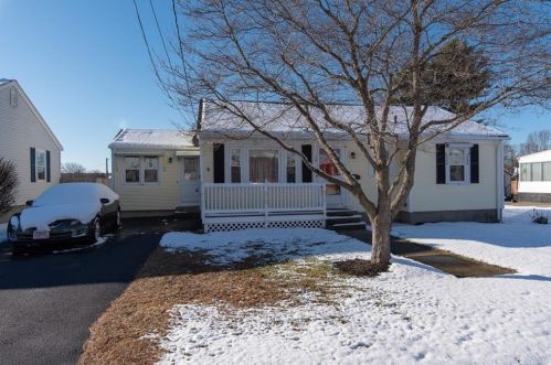 39 Hatherly St, Providence, RI 02911-2222