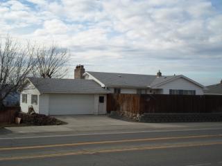 5606 Roza Hill Dr, Yakima, WA 98901-1653