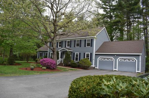 17 Isabella Dr, Londonderry, NH 03053-3044