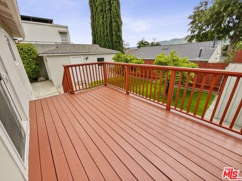 3626 1st Ave, Glendale CA  91214-2428 exterior