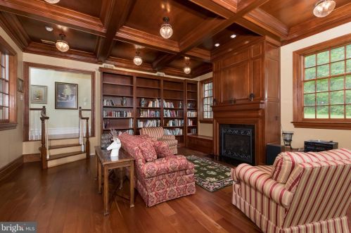 80 Mapleton Rd, Princeton NJ  08540-9668 exterior