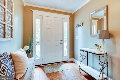 1709 Blue Flint Ct, Herndon, VA 20190-3261