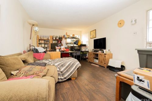 3210 134th Pl, Hawthorne CA  90250-6319 exterior