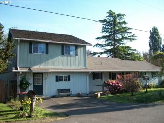 613 Monroe St, Sheridan, OR 97378-1744