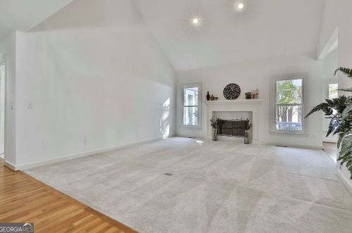 20 Spring Valley Ct, Newnan, GA 30265-1813