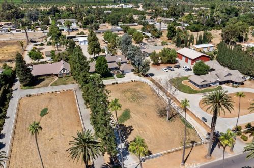 2150 Gratton St, Riverside CA  92504-5201 exterior