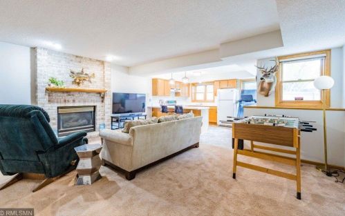 2224 Ariel St, Saint Paul MN  55109-2852 exterior