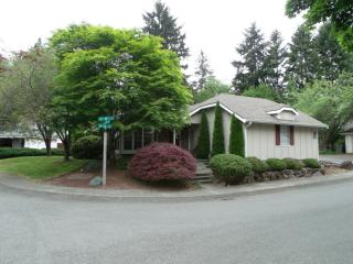 18304 92nd Ct, Redmond, WA 98052-3317