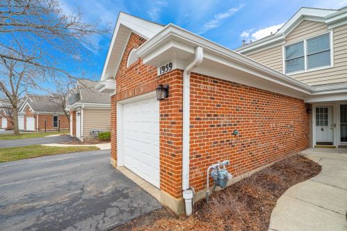 1959 Coldspring Rd, Arlington Hts IL  60004-7242 exterior