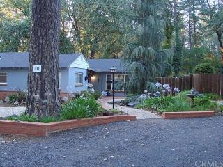 1080 Fairview Dr, Paradise, CA 95969-4015