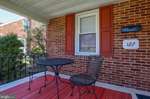 127 Oxford St, York, PA 17402-2323