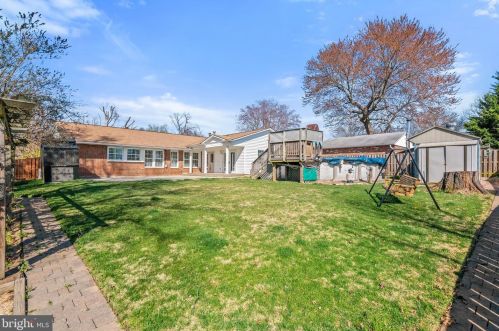 8017 Ellet Rd, Springfield VA  22151-1921 exterior