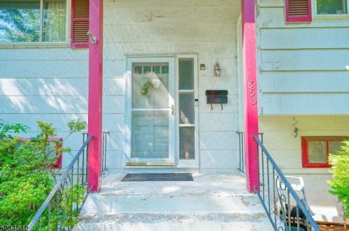 1853 Hughes Ter, Piscataway, NJ 08854-1912
