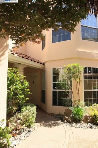 1319 Cuernavaca Circulo, Mountain View, CA 94040-3570