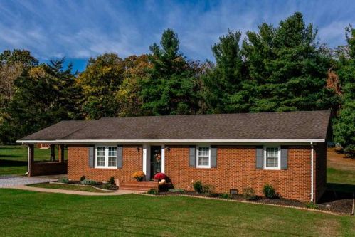 40 Greenfield Rd, Richmond National Battlefiel, VA 22835-1202