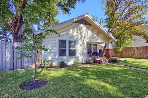 716 Maple Ave, Rockdale, TX 76567-2762