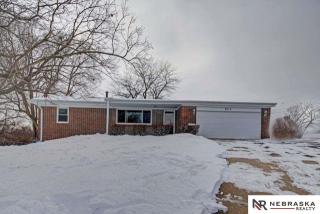 3215 Pleasant Dr, Bellevue, NE 68147-1334