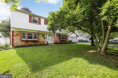 126 Club House Dr, Willingboro, NJ 08046-3502