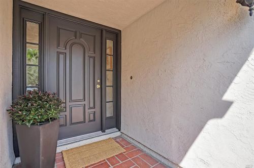 8 Seville Dr, San Rafael, CA 94903-1561