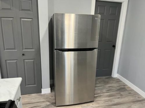 1040 43 Ave, Gary IN 46409-2218 exterior