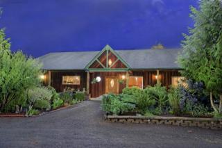 165 Friday Rd, Yale, WA 98603-9797