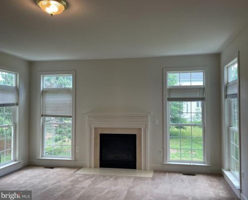 4012 Sapling Way, Triangle VA  22172-2050 exterior