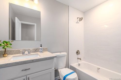 971 Kittredge Ct, Denver CO 80011 exterior