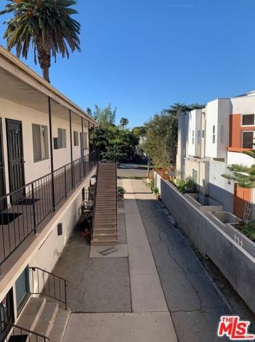 1833 16th St, Santa Monica, CA 90404-7134