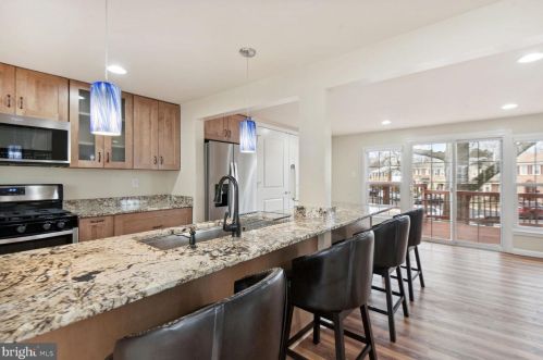 13100 Rock Ridge Ln, Woodbridge, VA 22191-1022