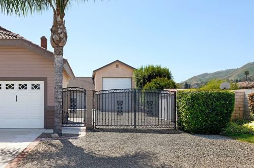 11109 Middleborough Rd, Riverside CA  92503-5814 exterior