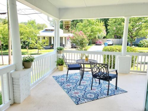 1737 Center Ave, Atlanta GA  30344-4703 exterior