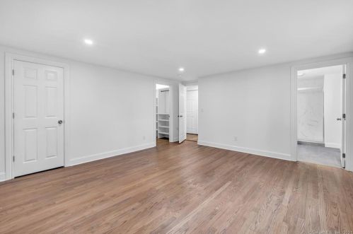 885 Main St, Upper Stepney CT  06468-2811 exterior