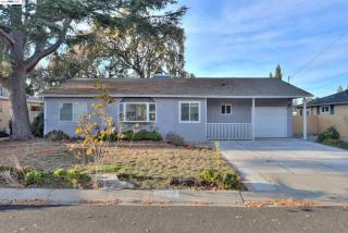 1369 Peach Pl, Concord, CA 94518-3723