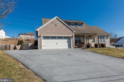 546 Millway Rd, Ephrata, PA 17522-9571