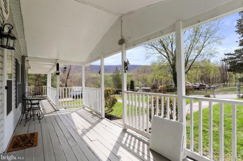 155 Engle Rd, Harpers Ferry WV 25425-4042 exterior