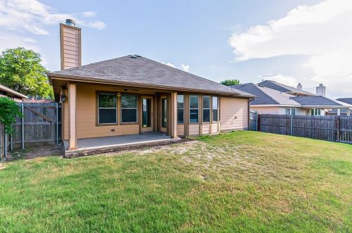 10416 Sixpence Ln, Fort Worth TX  76108-6959 exterior
