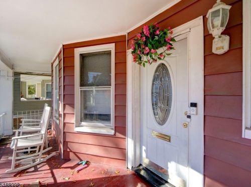 351 Seymour Ave, Newark, NJ 07112-2134