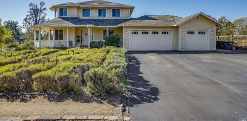 10377 Hillview Rd, Windsor, CA 95492-8410