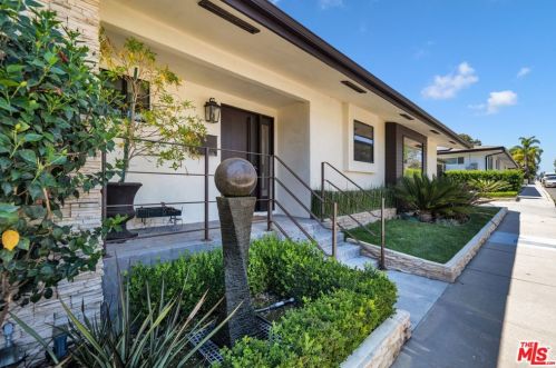 3511 Cody Rd, Van Nuys, CA 91403-5013