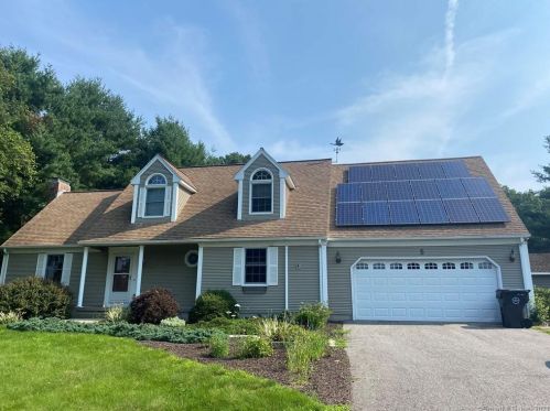 5 Fairview Cir, Pomfret Center, CT 06259-1240