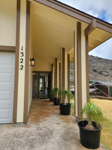 1322 Lunalilo Home Rd, Honolulu, HI 96825-3216