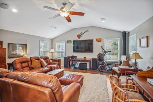 4680 Hitching Post Trl, Atlanta GA  30342-2816 exterior