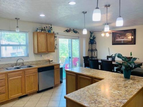 1494 Forester Dr, Cincinnati OH  45240-1138 exterior