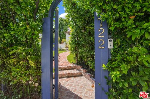 722 21st St, Santa Monica, CA 90402-3038