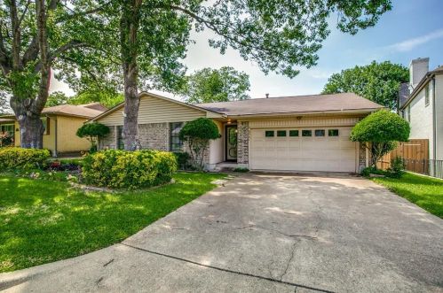 6961 Abbey Ct, Dallas, TX 75214-2517