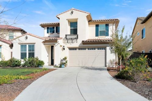 1517 Leonis Pl, Vista, CA 92083