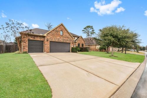 2042 Brodie Ln, Conroe TX  77301-7246 exterior