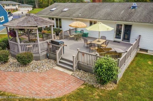 278 Edgebrook Rd, Trenton NJ 08691-3732 exterior