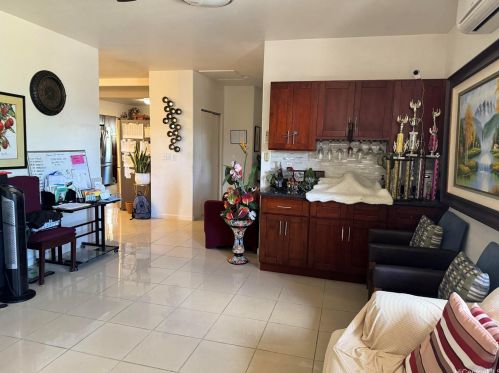 984 Ala Lehua St, Honolulu HI  96818-2302 exterior